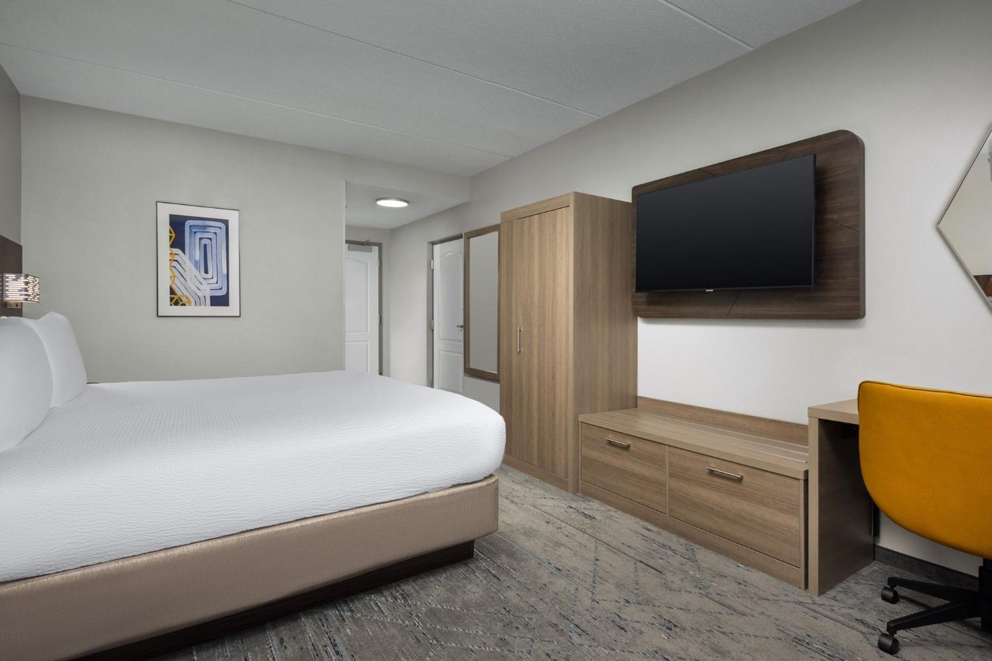 Holiday Inn Express Hotel & Suites Greensboro - Airport Area By Ihg Екстериор снимка