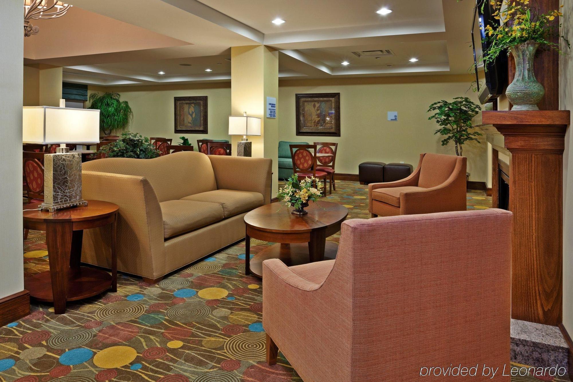 Holiday Inn Express Hotel & Suites Greensboro - Airport Area By Ihg Екстериор снимка