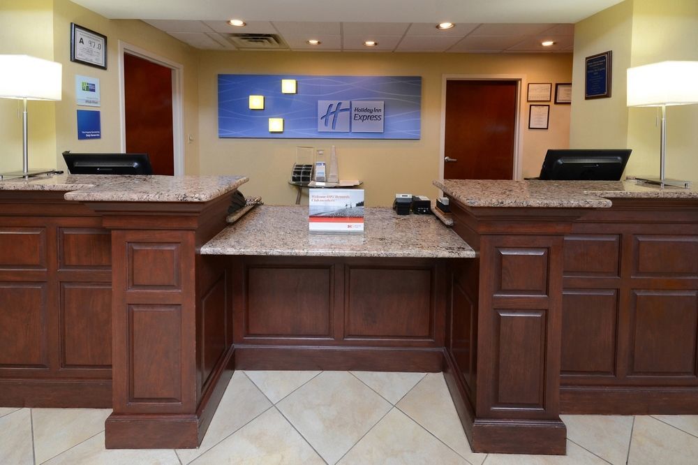 Holiday Inn Express Hotel & Suites Greensboro - Airport Area By Ihg Екстериор снимка