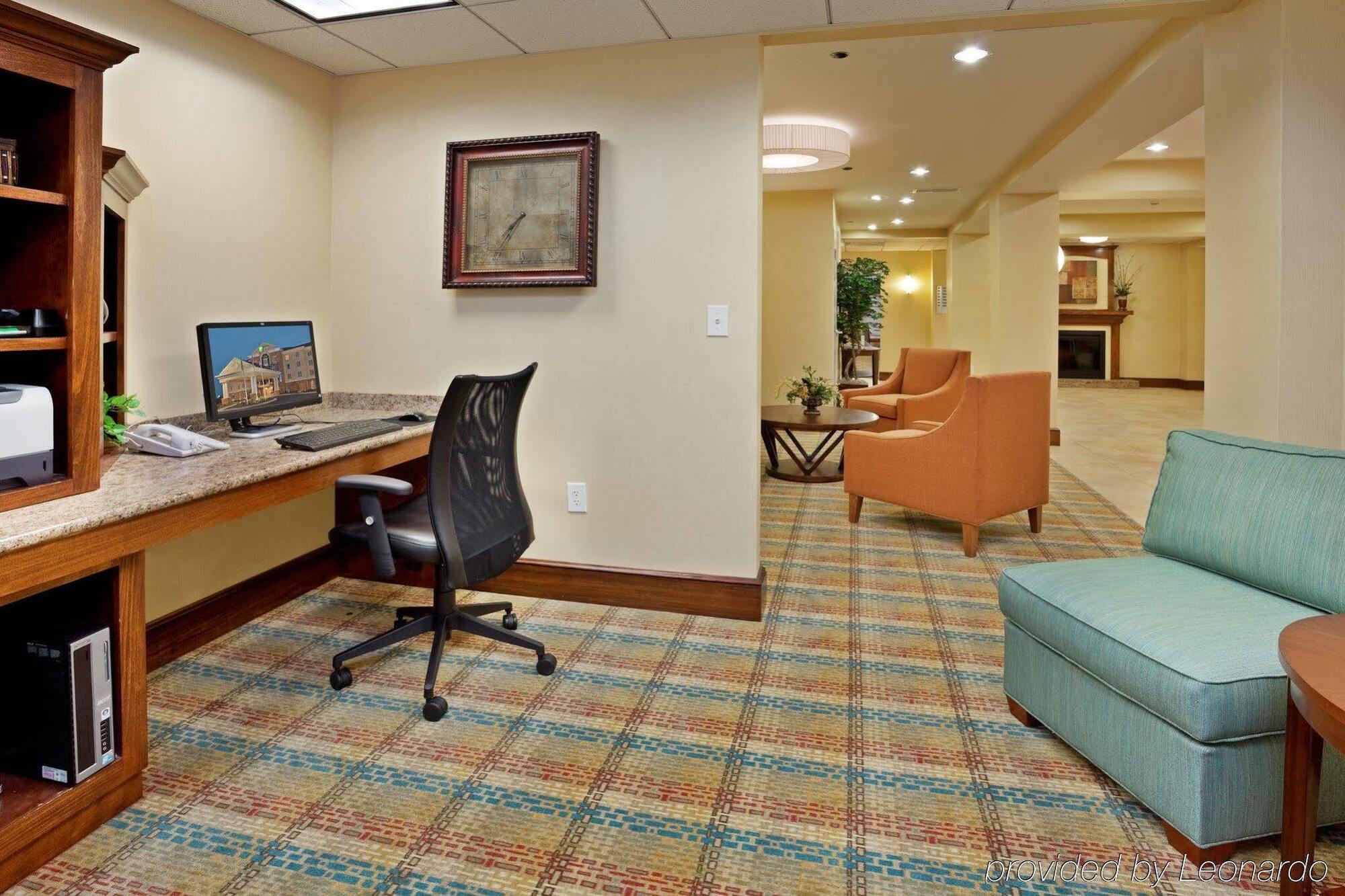 Holiday Inn Express Hotel & Suites Greensboro - Airport Area By Ihg Екстериор снимка