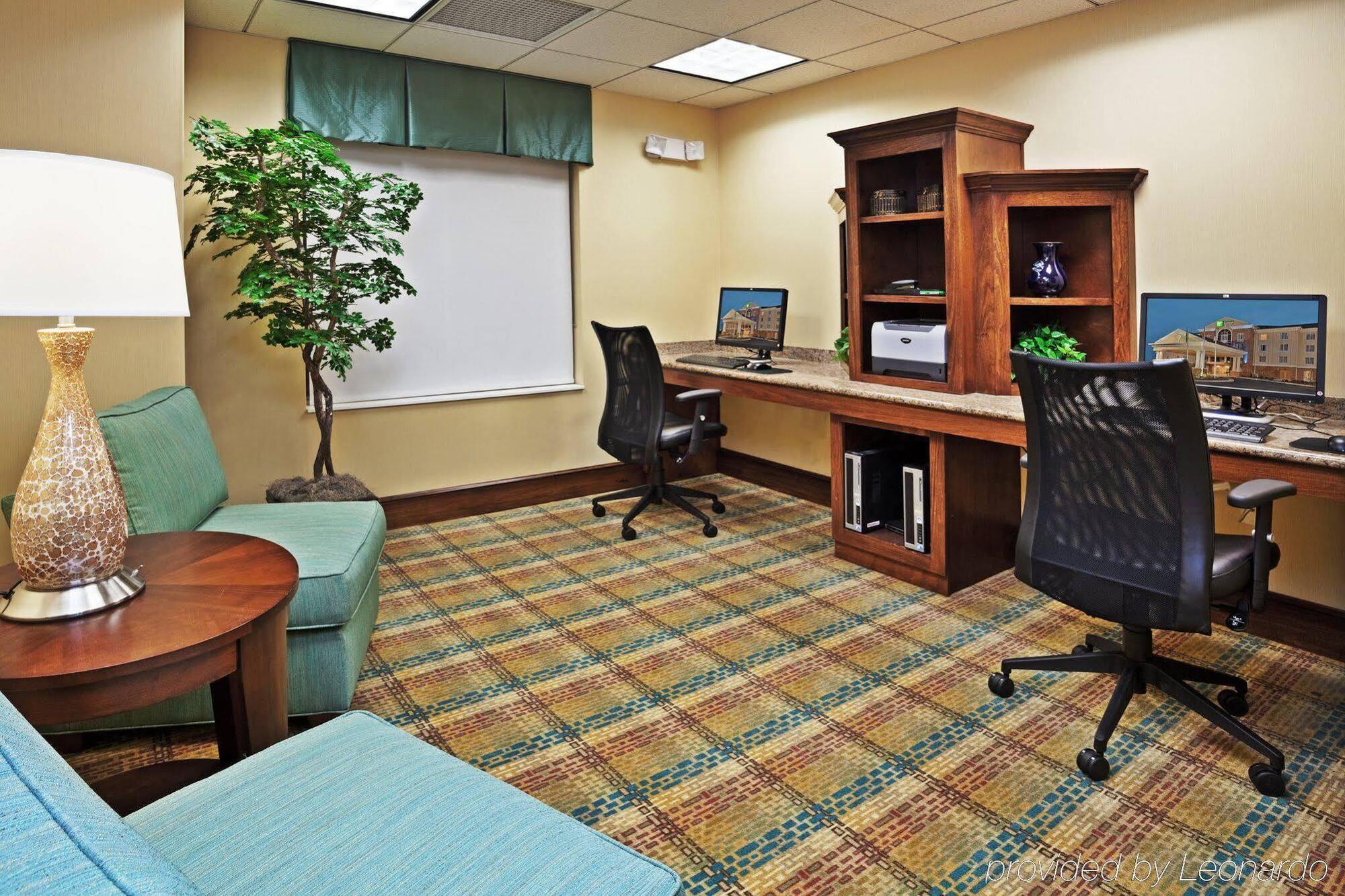Holiday Inn Express Hotel & Suites Greensboro - Airport Area By Ihg Екстериор снимка